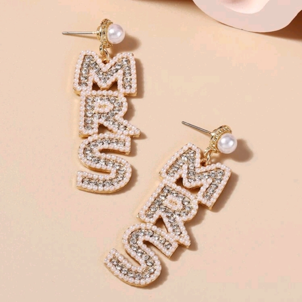 NWT Faux Pear & Rhinestone MRS Earrings - Picture 2 of 5